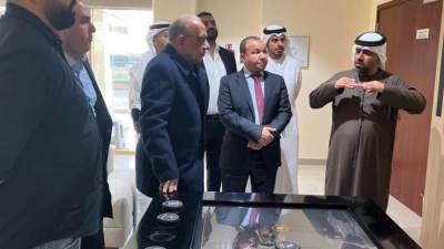 وزير الكهرباء يزور محطة الظفرة للطاقة الشمسية ويبحث مع مسئولي شركة "مصدر" الإماراتية