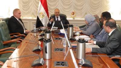 وزير العمل يعقد اجتماعًا للتوسع في تنفيذ "اتفاقية الفحص المهني" مع السعودية..و تصدير عمالة مُدربة إلى "سوق المملكة"