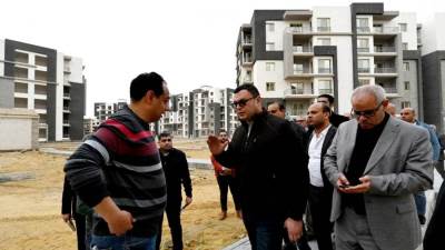 "الشربيني" يوجه بسحب الأعمال من الشركات المتأخرة وضغط معدلات التنفيذ بالمشروعات