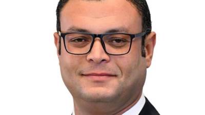 وزير الإسكان يستعرض مشروعات الشركة القابضة لمياه الشرب والصرف الصحي في 2024