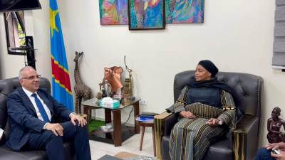 سويلم يصل لجمهورية الكونغو الديمقراطية ويلتقى وزيرة البيئة والتنمية المستدامة الكونغولية