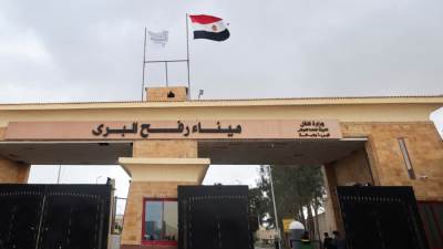 "القاهرة الإخبارية": استعدادات مكثفة لإدخال مئات الشاحنات من المساعدات الإنسانية لقطاع غزة