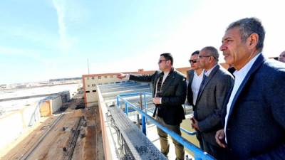 وزير الإسكان يتفقد مشروع رفع كفاءة المرافق بالمنطقة الصناعية A1 ومحطة مياه الشرب رقم ٣  بمدينة العاشر من رمضان