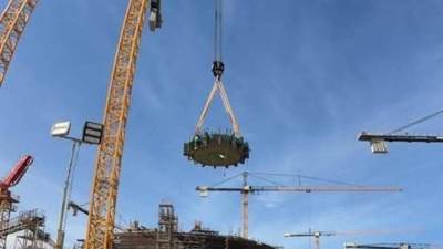 المحطات النووية: تركيب الهيكل المعدني لمصيدة قلب المفاعل بمحطة الضبعة