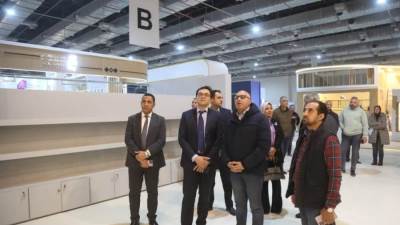 وزير الثقافة يتفقد قاعات معرض القاهرة الدولي للكتاب في دورته الـ56 للوقوف على الاستعدادات النهائية