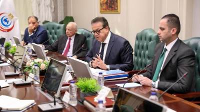 وزير الصحة يبحث محاور المشروع القومي للتنمية البشرية