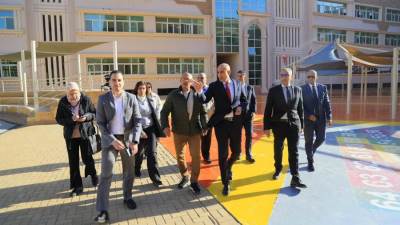 وزير التعليم في زيارة مفاجئة للمدرسة الخاصة الدولية التي شهدت واقعة التعدي على طالبة