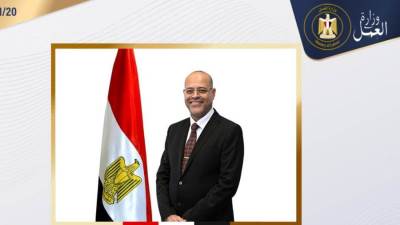 وزير العمل: السبت المُقبل إجازة للعاملين بالقطاع الخاص بمناسبة ذكرى ثورة 25 يناير.. وعيد الشرطة