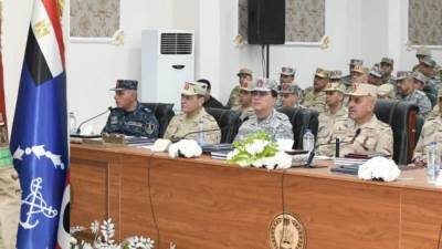 الفريق أحمد خليفة رئيس أركان حرب القوات المسلحة يشهد تنفيذ المرحلة الرئيسية لمشروع مراكز القيادة التعبوى لأحد تشكيلات القوات الجوية وقوات الدفاع الجوى 