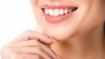 دراسة جديدة تكشف الفرق بين تداعيات دخان السجائر التقليدية والبدائل المبتكرة على صحة الأسنان