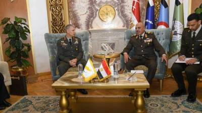 رئيس أركان حرب القوات المسلحة يلتقى قائد الحرس الوطنى القبرصى