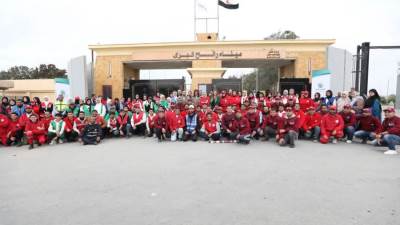 الهلال الأحمر: مصر سهلت كافة الإجراءات لضمان وصول المساعدات إلى قطاع غزة