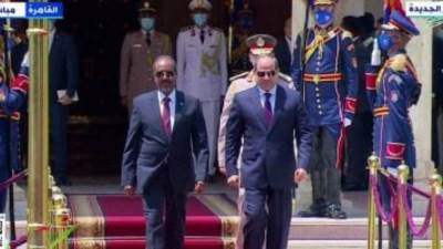الرئيس السيسى يستقبل نظيره الصومالى ومراسم استقبال رسمية بقصر الاتحادية