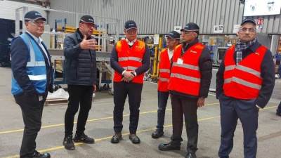 وزير الإسكان يزور مصنع شركة "rehlko" العالمية لتصنيع المولدات الكهربائية بمدينة بريست بفرنسا