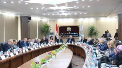 وزير التعليم العالي يوجه برفع الاستعداد القصوى بالمستشفيات الجامعية لاستقبال جرحى ومصابي قطاع غزة