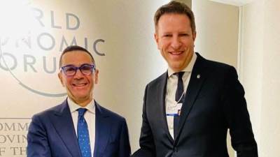 وزير الاستثمار والتجارة الخارجية يلتقى السير مارك فلاسيك أستاذ القانون والسياسة العامة بجامعة جورج تاون