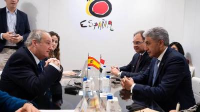 وزير السياحة والآثار يلتقي بوزير السياحة والصناعة بدولة إسبانيا