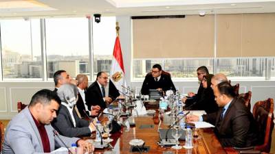 وزير الإسكان يتابع سير العمل بمشروع سد ومحطة "جوليوس نيريرى" الكهرومائية بدولة تنزانيا