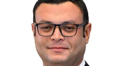 وزير الإسكان يستعرض مشروعات شركة "المقاولون العرب" بعددٍ من المدن والمحافظات