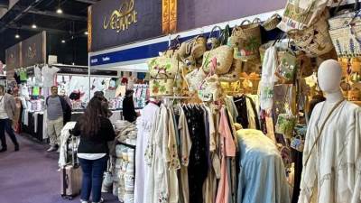 إقبال كبير على معرض تراثنا في معرض الكتاب وشباب جهاز تنمية المشروعات ينضمون لمعرض الخريف بالبحرين