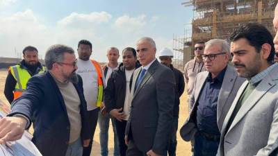 نائب رئيس هيئة المجتمعات العمرانية يتفقد مشروعات المرافق والكهرباء بمدينة العبور الجديدة