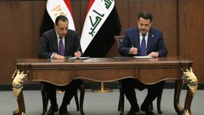  رئيسا وزراء مصر والعراق يشهدان التوقيع على عدد من وثائق التعاون ومحضر اجتماعات اللجنة العليا المصرية العراقية المشترك