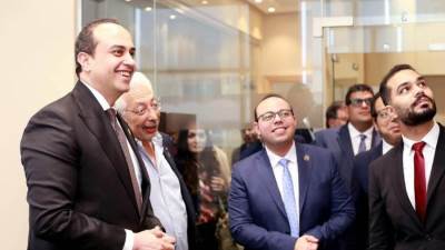 رئيس هيئة الرعاية الصحية يتفقد الجناح المصري بمعرض آراب هيلث 2025 ويلتقي ممثلي الشركات المصرية المشاركة بالجناح