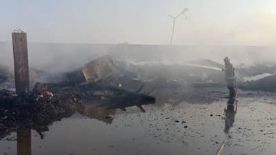 السيطرة على حريق منطقة بناء وإصلاح السفن بالسويس دون خسائر بشرية