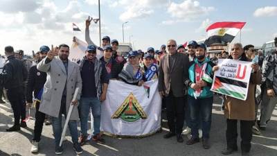 طلاب جامعة بنها يحتشدون فى رفح دعما للقيادة السياسية ورفض تهجير الفلسطينيين