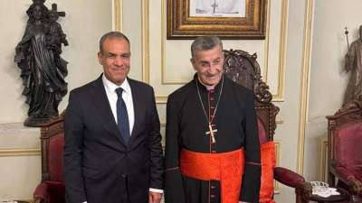 وزير الخارجية والهجرة يلتقي في بيروت مع البطريرك الماروني