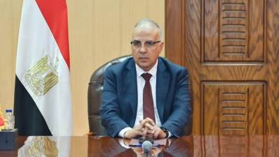 سويلم يتابع حالة منظومة الصرف الزراعى وأعمال وأنشطة هيئة الصرف