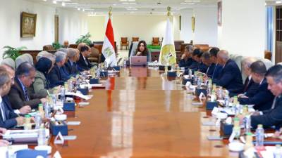 وزيرة التنمية المحلية تتابع مع سكرتيري عموم المحافظات الاستعدادات الجارية لإطلاق عدد من القوافل الإنسانية لدعم الأشقاء الفلسطينيين 