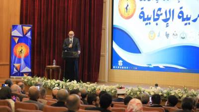 محمد عبد اللطيف: التربية الإيجابية فلسفة مجتمعية تهدف إلى تنشئة الأفراد على القيم الإنسانية وتنمية قدراتهم 