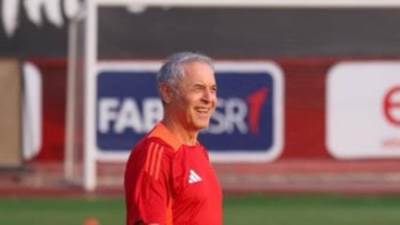 الأهلي يسعى لاستعادة الانتصارات أمام مودرن سبورت فى الدوري الليلة