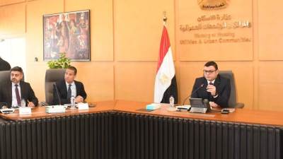 وزير الإسكان يتابع الموقف التنفيذي لمشروع منطقة الأعمال المركزية بالعاصمة الإدارية الجديدة