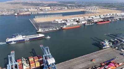 وزارة النقل تدعو اتحادى الصناعات والغرف التجارية والمجالس التصديرية الاستفادة من خدمات خط "الرورو"