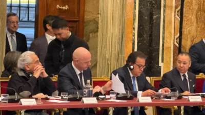 خالد عبدالغفار يعرب عن تقديره للقيادة الأخلاقية لـ«بابا الفاتيكان»