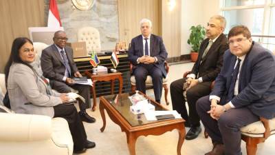 وزير التعليم يبحث سُبل التعاون مع وزير العلوم والتكنولوجيا والابتكار بجنوب إفريقيا