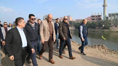 سويلم يصل لمحافظة القليوبية ويتفقد عملية إحلال وتجديد قنطرة فم بحر مويس