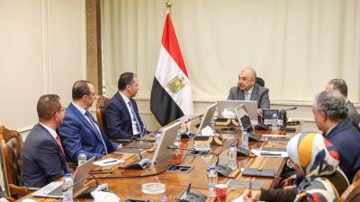 وزير قطاع الأعمال العام يبحث مع "سيمنس" سبل التعاون في تعزيز استخدام الأنظمة الذكية والحلول التكنولوجية بالشركات التابعة