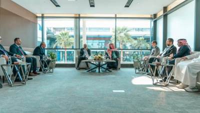 وزير العمل يبحث مع أكاديمية العربية في السعودية فرص التعاون لتأهيل الشباب لسوق العمل