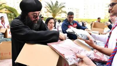 الكنيسة الأرثوذكسية تجهز شاحنة مساعدات لأهالي غزة