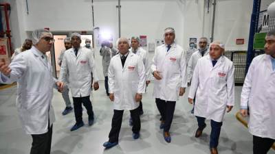 وزير الصناعة والنقل يفتتح مصنع شركة السويدي لكابلات الاتصالات ويتفقد خطوط الإنتاج بمصنعي يوتوبيا للأدوية وشنايدر إلكتريك للوحات الكهربائية