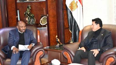 وزير الرياضة يلتقي سفير جمهورية جيبوتي لبحث التعاون في مجالي الشباب والرياضة