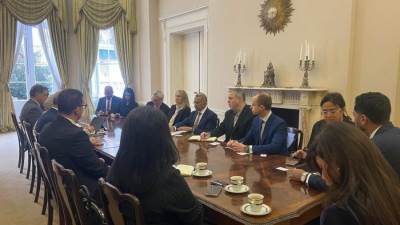  وزير الطيران المدني يلتقي بكبار مسؤولي المؤسسات المالية الدولية الكبرى لتعزيز الاستثمارات في قطاع الطيران المدني المصري