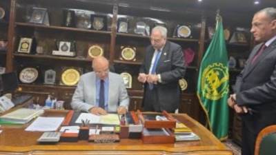 محافظ القليوبية يعتمد نتيجة الشهادة الاعدادية للفصل الدراسى الأول بنسبة نجاح 81.3%