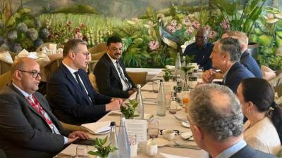 وزير البترول يبحث مع أنجلو جولد اشانتي استثماراتها في منجم السكري