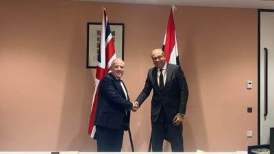 وزير الطيران يختتم زيارته بلندن بلقاء رفيع المستوى مع الوزير المفوض البريطاني لشئون الطيران