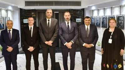 الأمير رحيم يشيد بدعم السيسي لجنازة والده كريم أغاخا