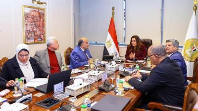 وزيرة التنمية تتابع مستجدات منظومة المخلفات الصلبة بالجيزة مع شركة نهضة مصر للخدمات البيئية